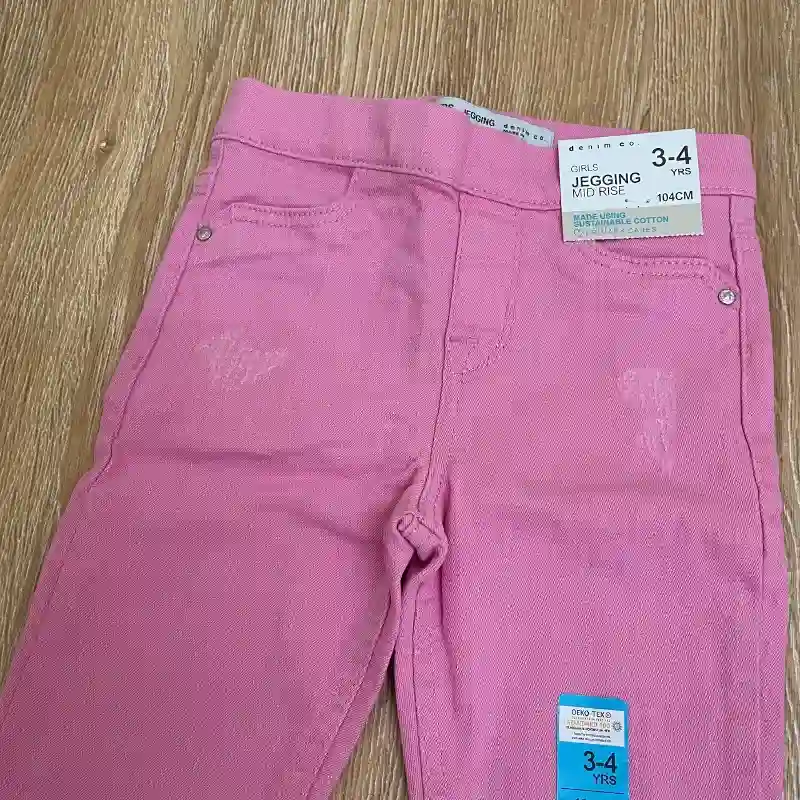 Pantalón de color rosado 