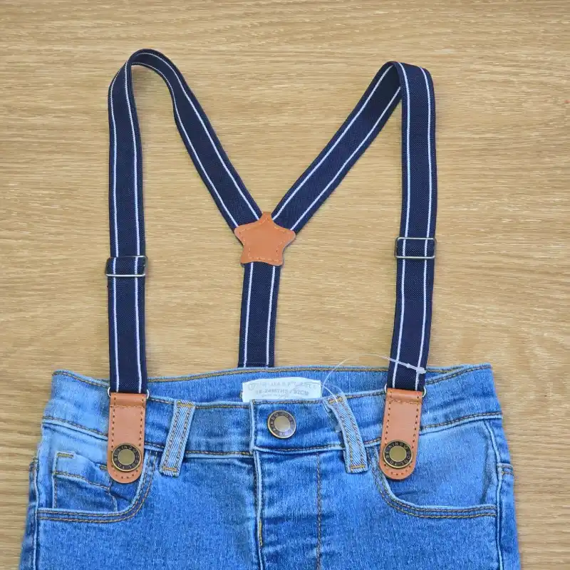 Pantalón de mezclilla azul con Tirantes