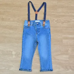 Pantalón de mezclilla azul con Tirantes