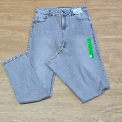 Pantalón de mezclilla color gris