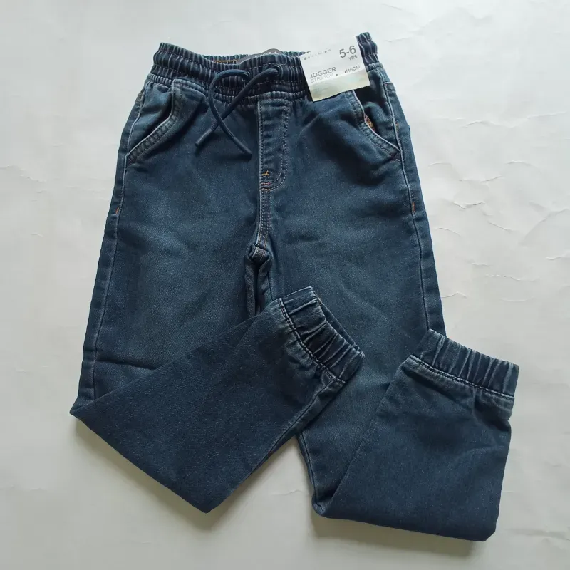 Pantalón de mezclilla con cordón 