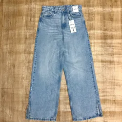 Pantalón de mezclilla con patas anchas 