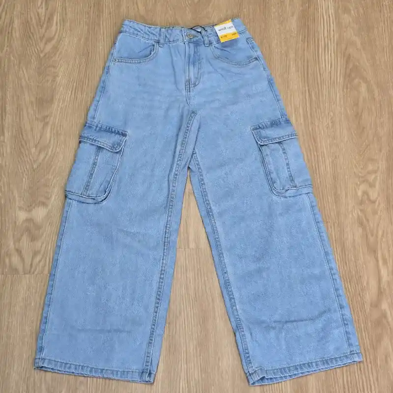 Pantalon de mezclilla cuatro puertas
