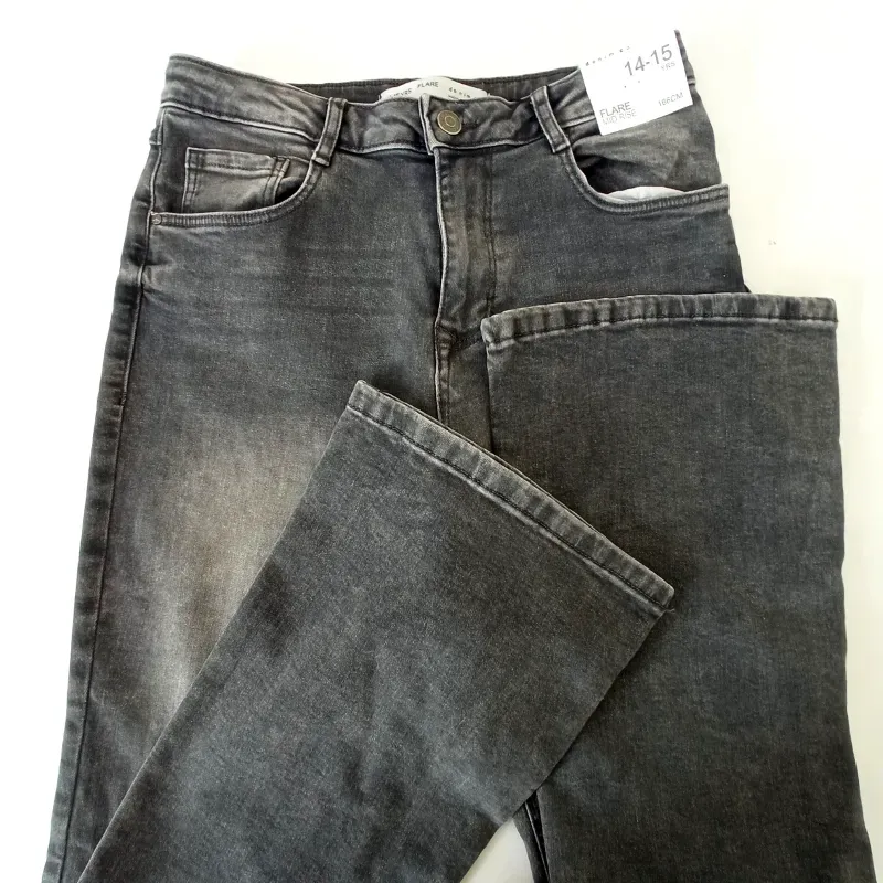 Pantalón de patas anchas 