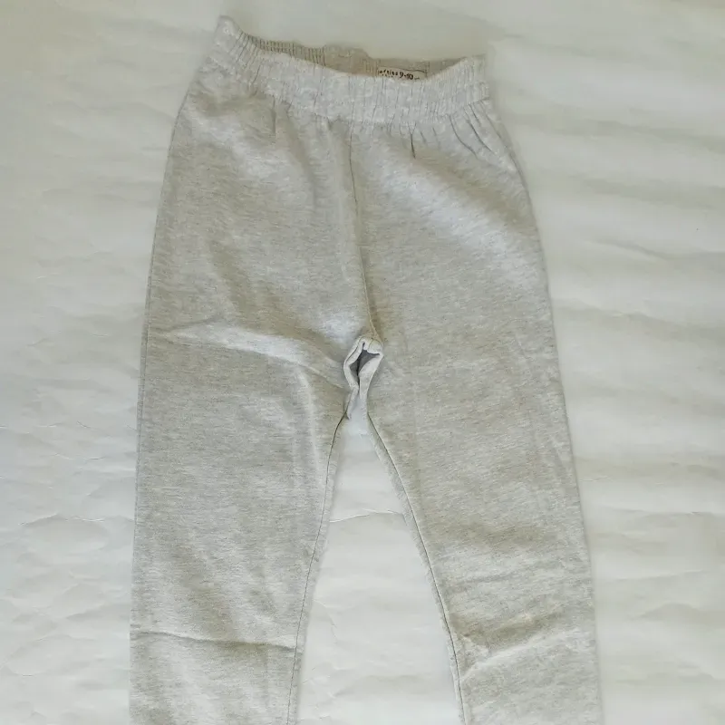 Pantalón gris sin cordón 