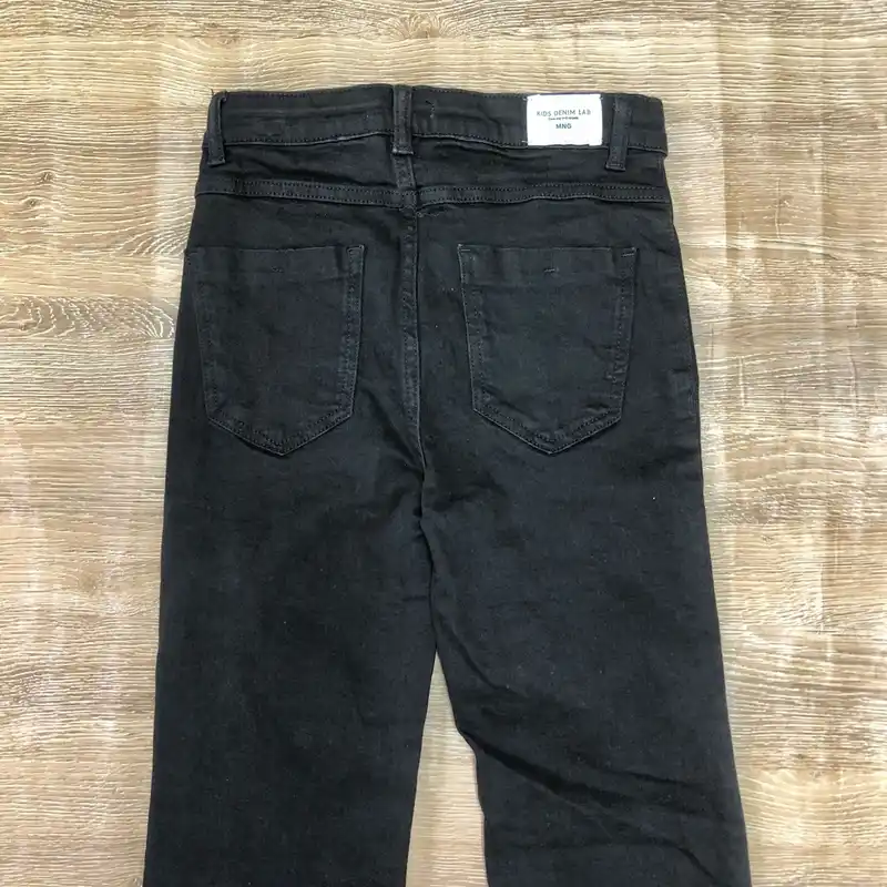 Pantalón Mango color negro 