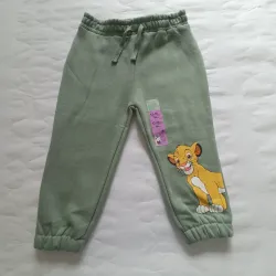 Pantalón verde "Rey León"