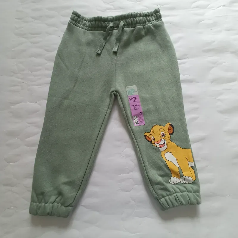 Pantalón verde "Rey León"