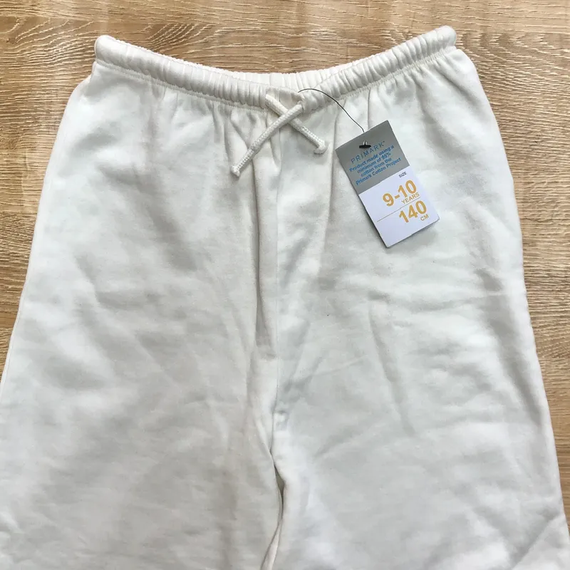 Pantaloneta color blanco 