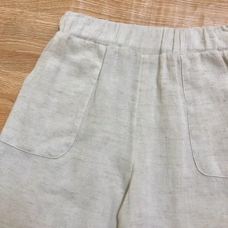 Pantaloneta color crema