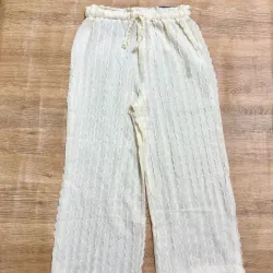 Pantaloneta color crema 