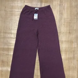 Pantaloneta color rojo vino
