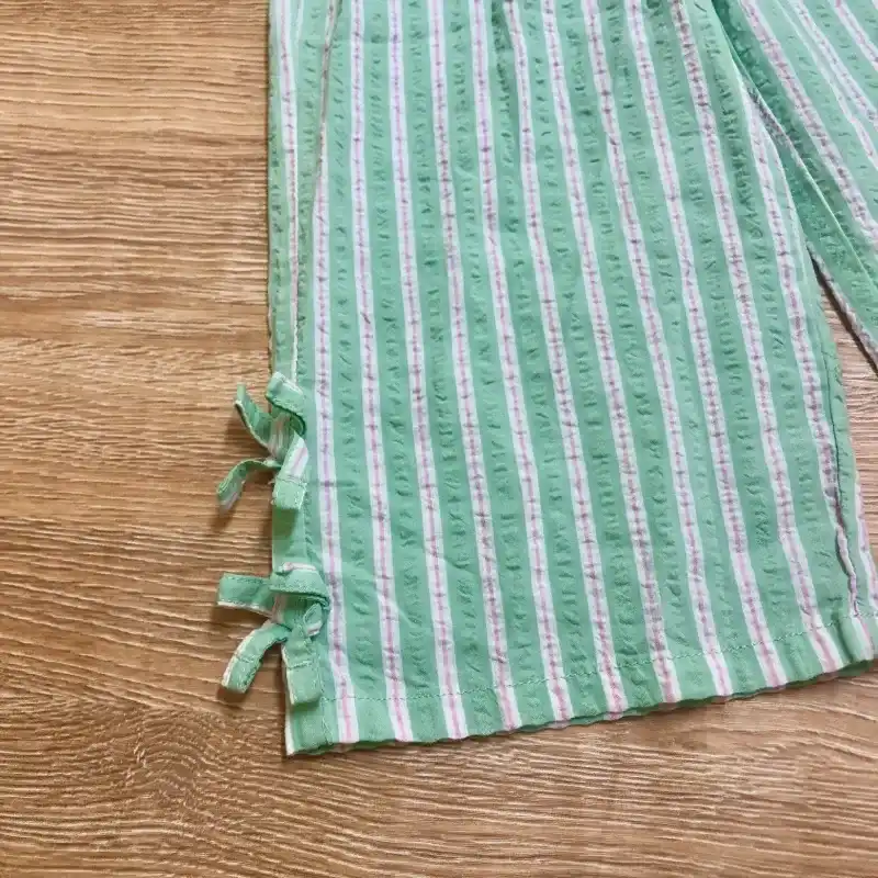 Pantaloneta color verde 