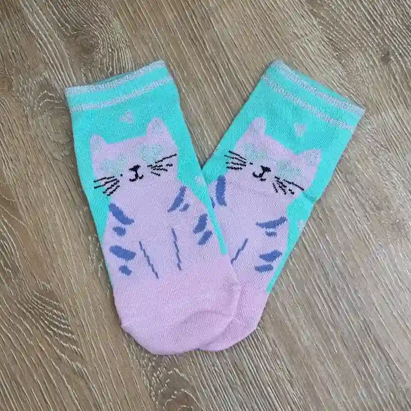 Par de medias color verde con gatico 