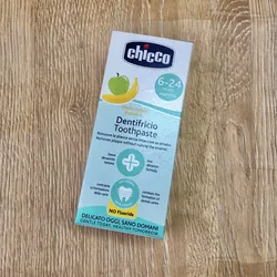 Pasta de dientes sabor manzana y plátano 