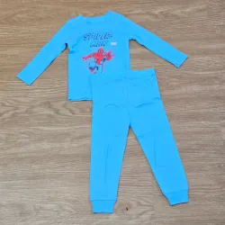 Pijama azul de Spiderman