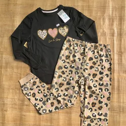 Pijama color negro con corazones 
