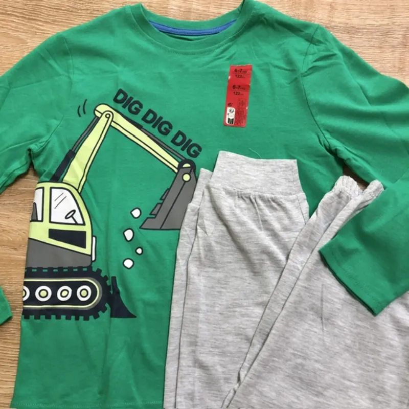 Pijama con grúa color verde 