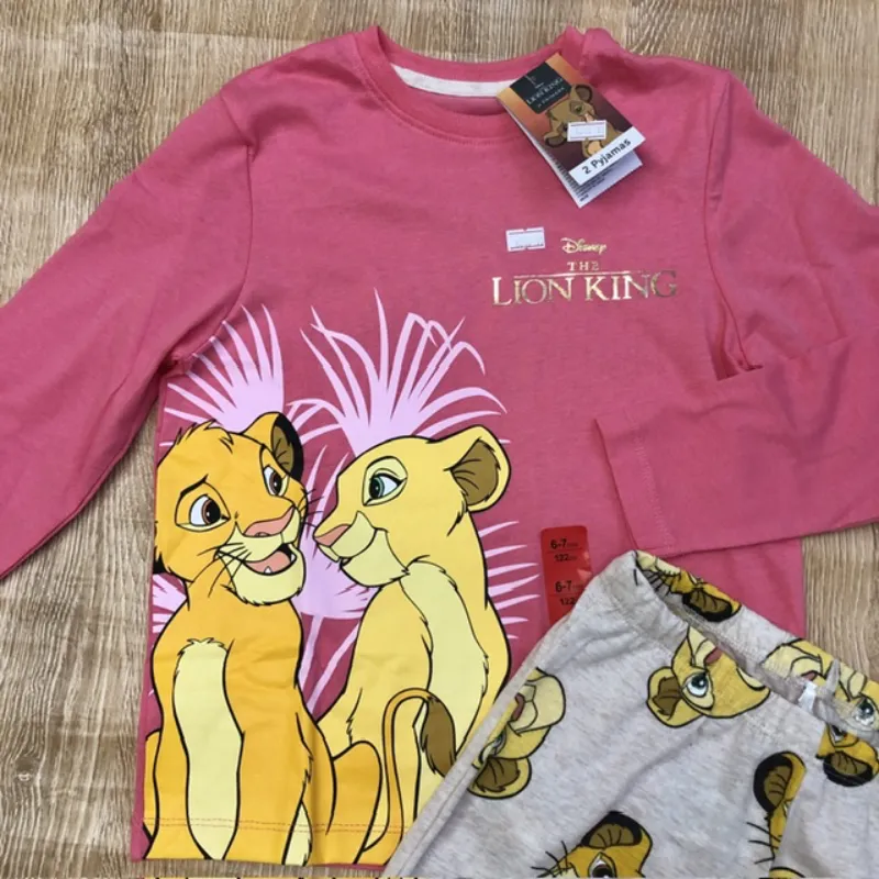 Pijama con Rey León color rosado