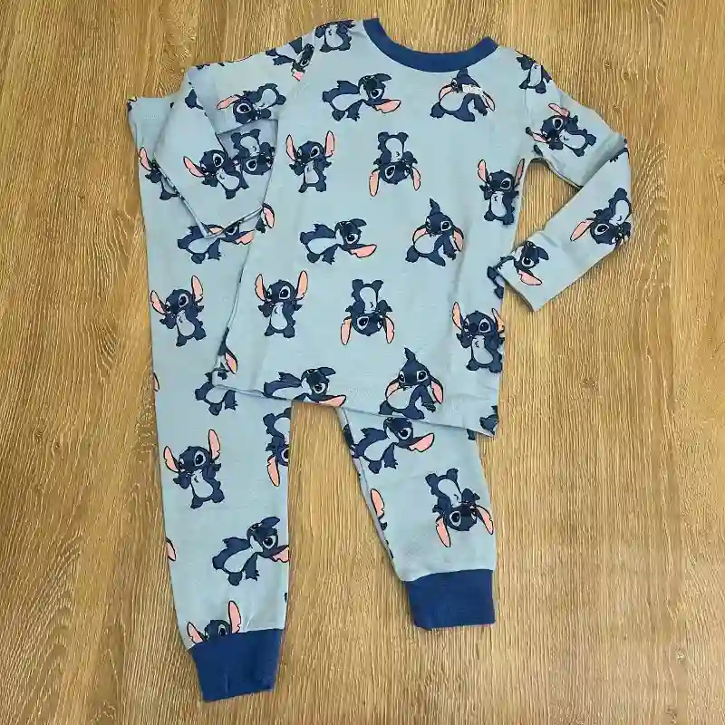 Pijama de Stitch azul claro
