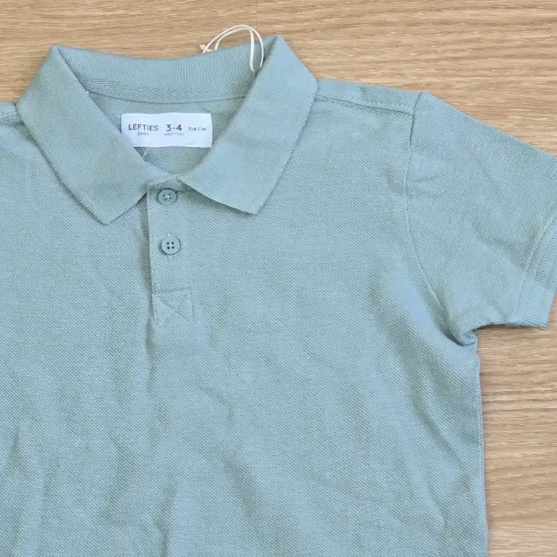 Polo color verde básico