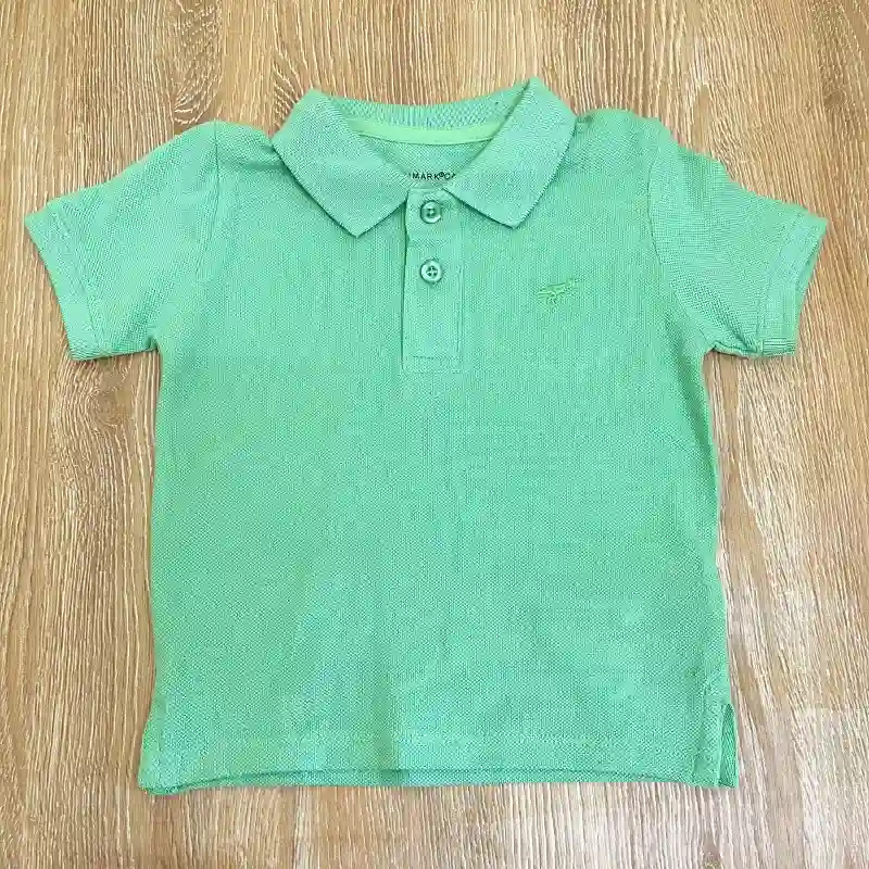 Polo de color verde