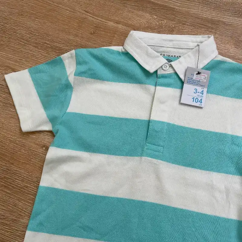 Polo de rayas azules y blancas 
