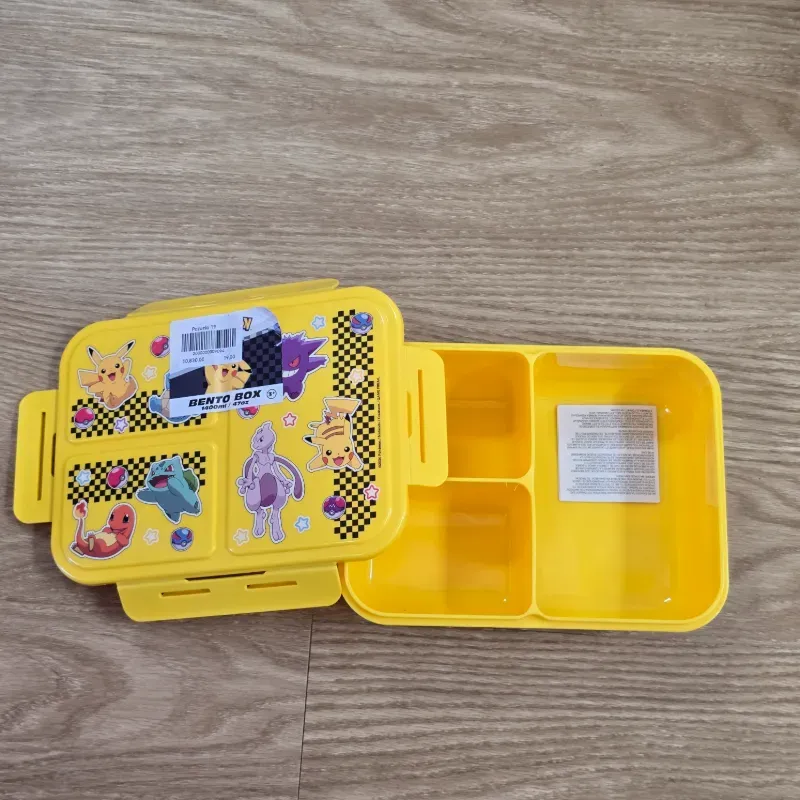 Pozuelo con compartimientos de Pokémon