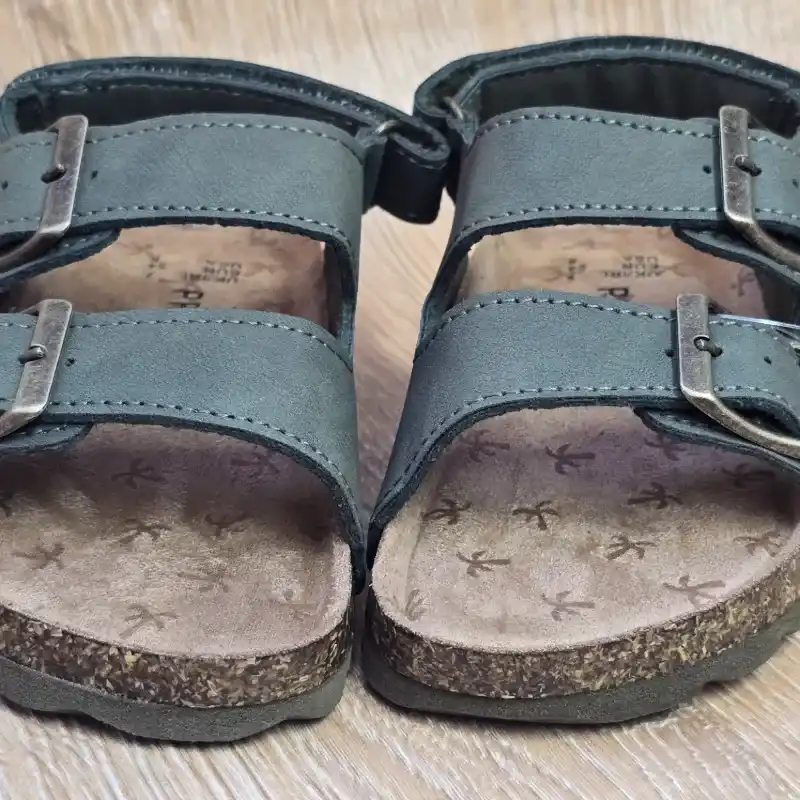 Prácticas agarradas detras color Verde Olivo