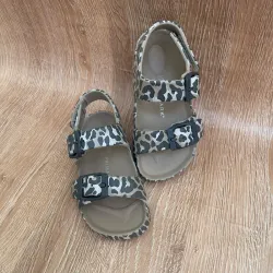 Prácticas con estampado de leopardo