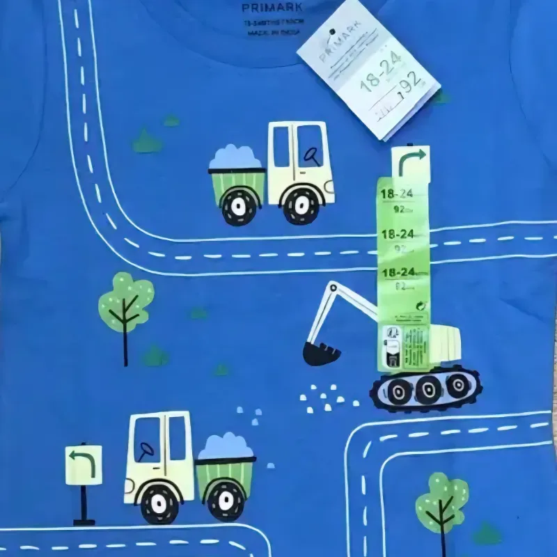 Pulóver azul con carretera