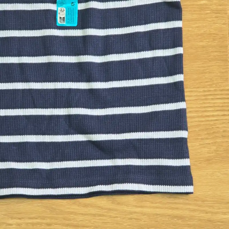 Pulover Azul oscuro con franjas blancas de Canalé