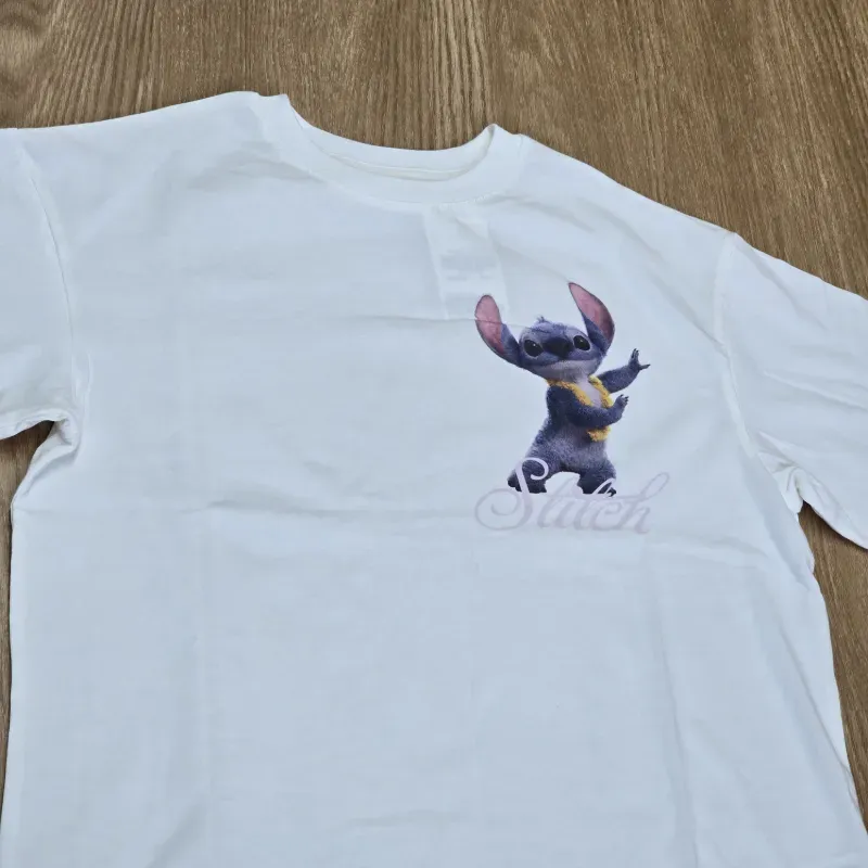 Pulover blanco de Stich