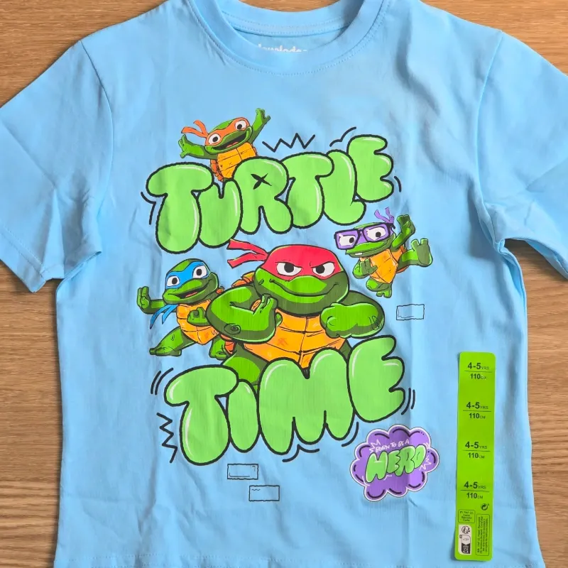 Pulover color azul de las Tortugas Ninjas