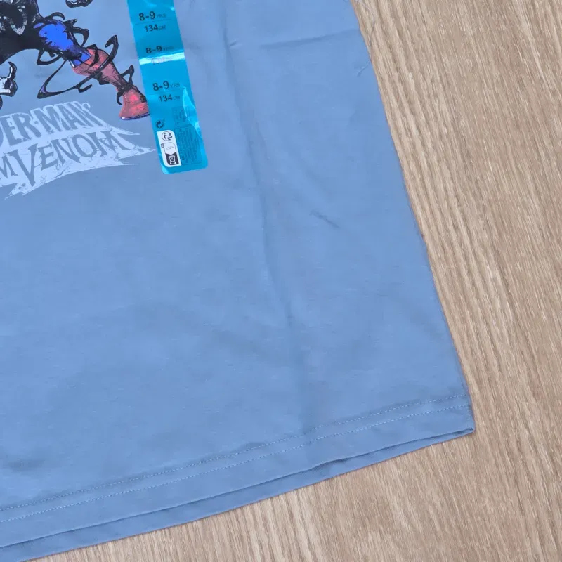 Pulover color azul de Spiderman & Venum