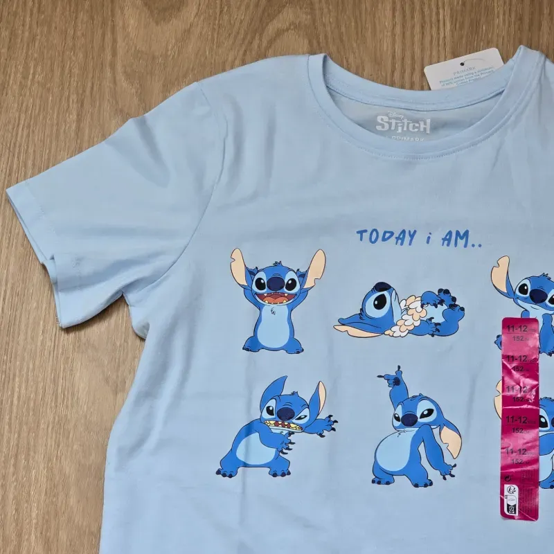 Pulover color azul de Stich