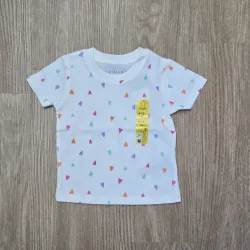 Pulover color blanco con corazones de colores