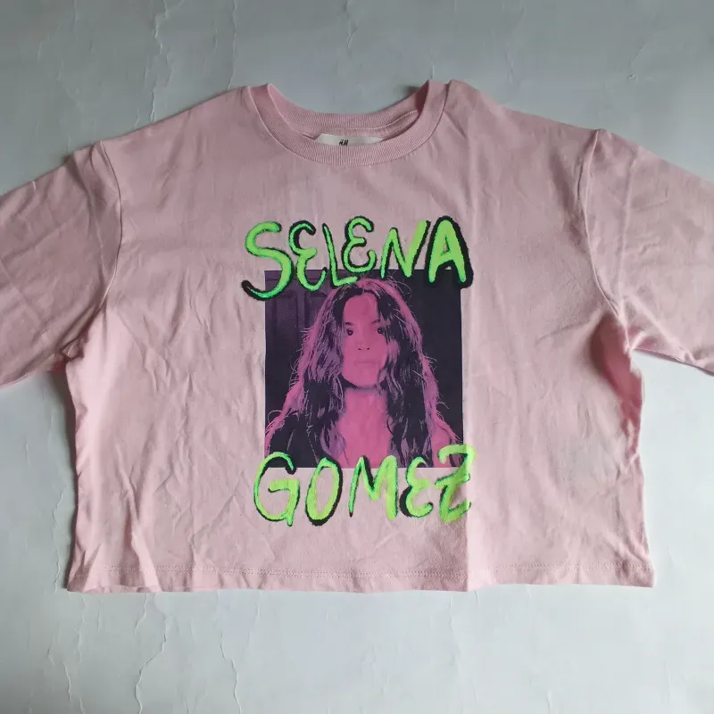 Pulóver color rosado "Selena Gómez"