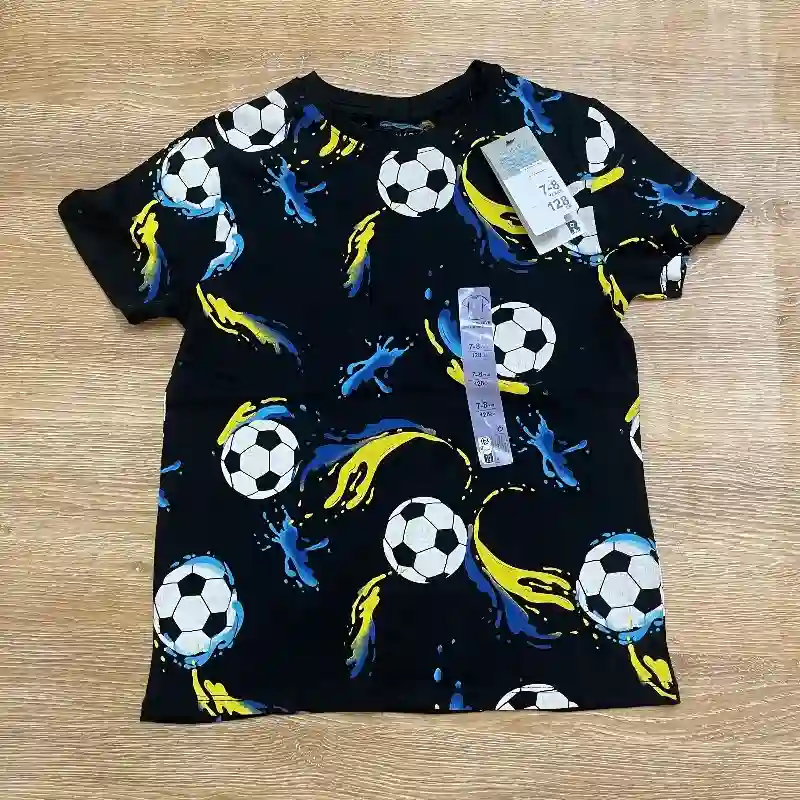 Pulóver con balones de fútbol