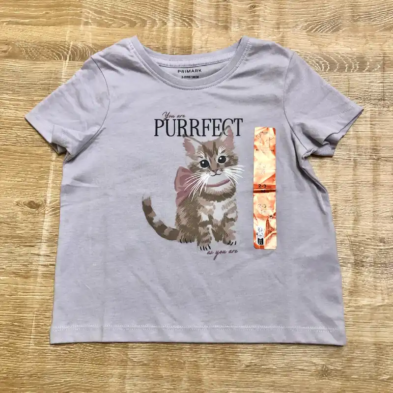 Pulóver con gatico color violeta