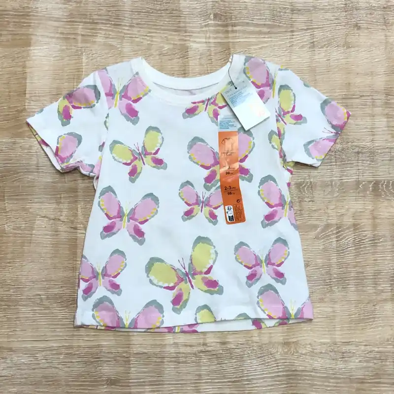 Pulóver con mariposas de colores