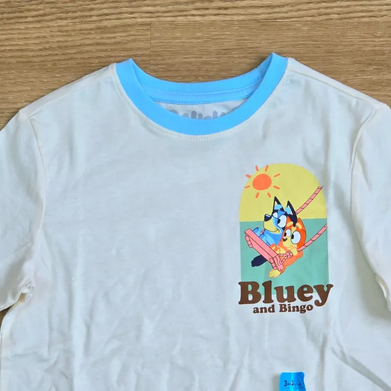 Pulover de Bluey color beich