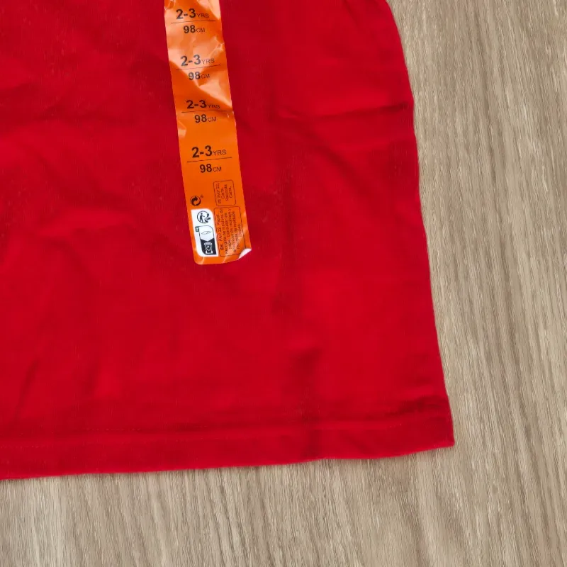 Pulover de Mickey Mouse color rojo