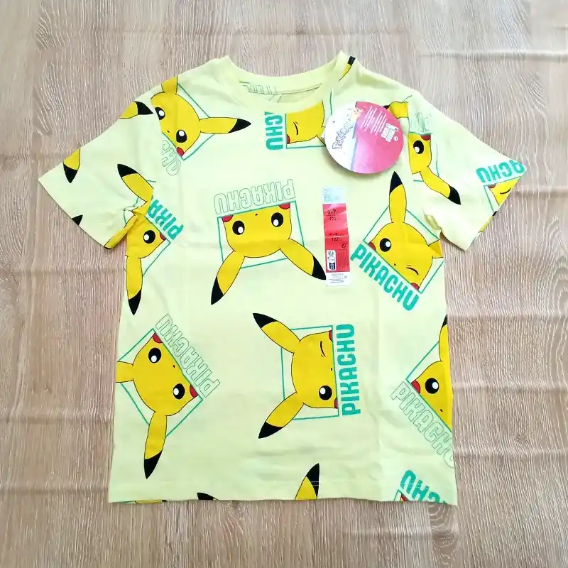 Pulóver de Pikachu color amarillo