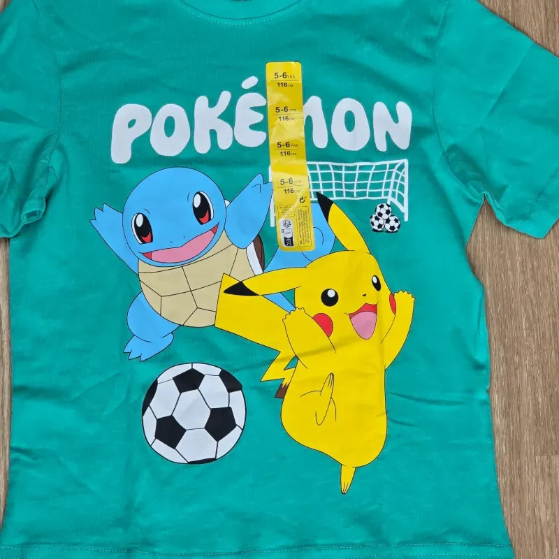 Pulover de Pokémon color verde