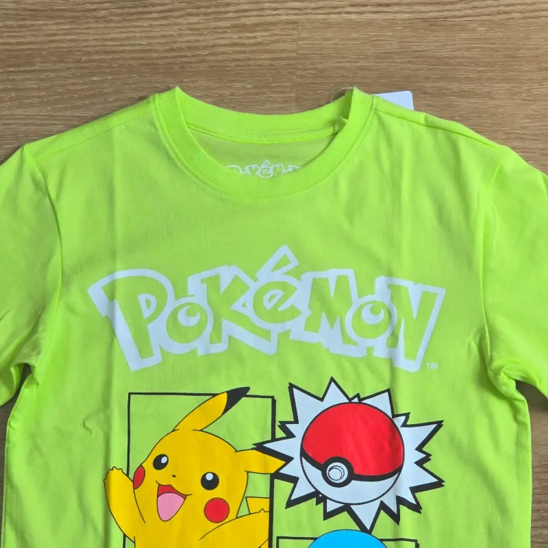 Pulover de Pokémon color verde