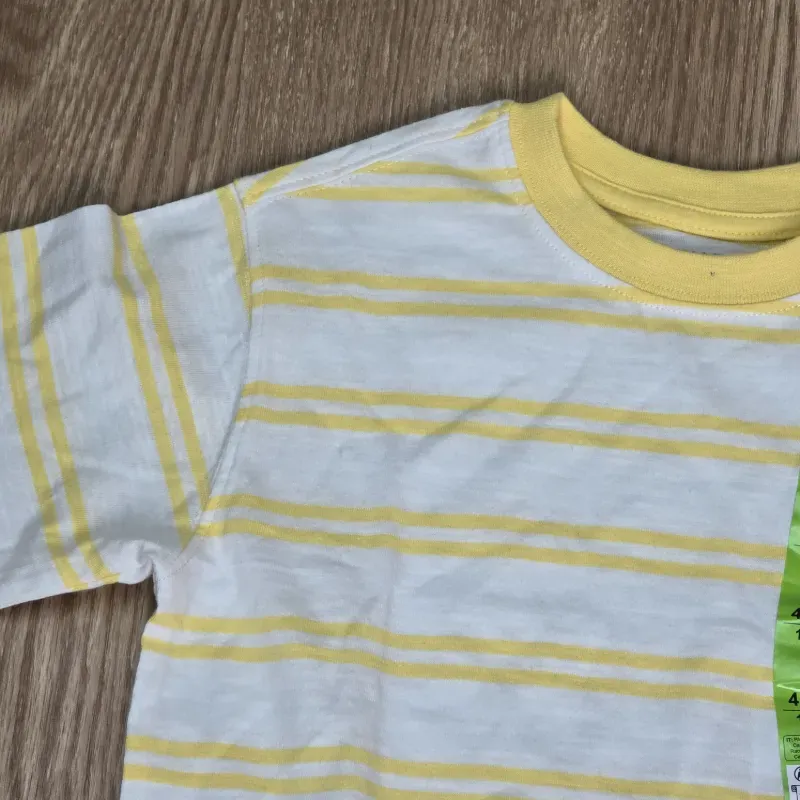 Pulover de rayas amarillo