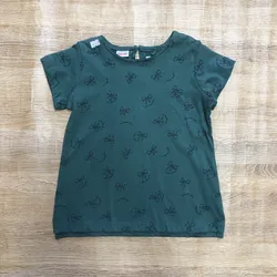 Pulover verde con lacitos