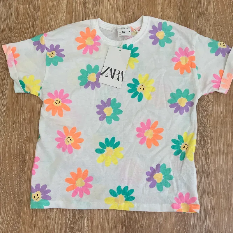 Pulóver Zara con flores 