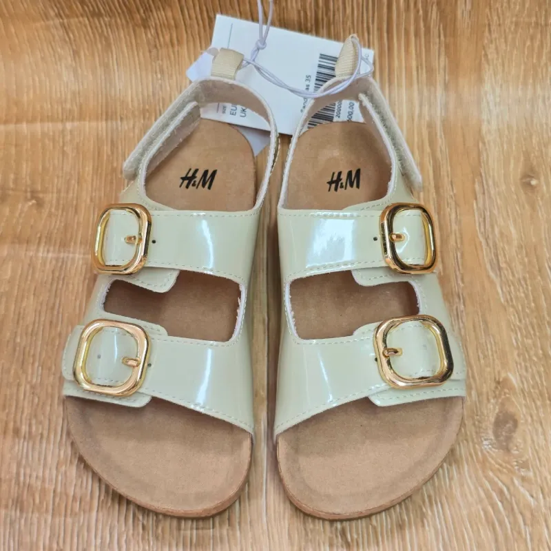 Sandalias beige c/ Hebillas dorada